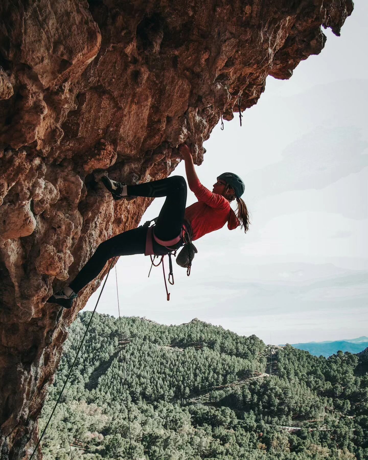 CRAG EXPRESS: EL CHORRO 🧗&zwj;♂️

Veebruari teises pooles pakkisime k&ouml;ied, ekspressid ja kiivrid ning p&otilde;genesime lopase Eesti talve eest m&otilde;nusa Hispaania p&auml;ikese alla. Ja oi kui tore reis oli! Ilm oli t&auml;pselt ideaalne - 