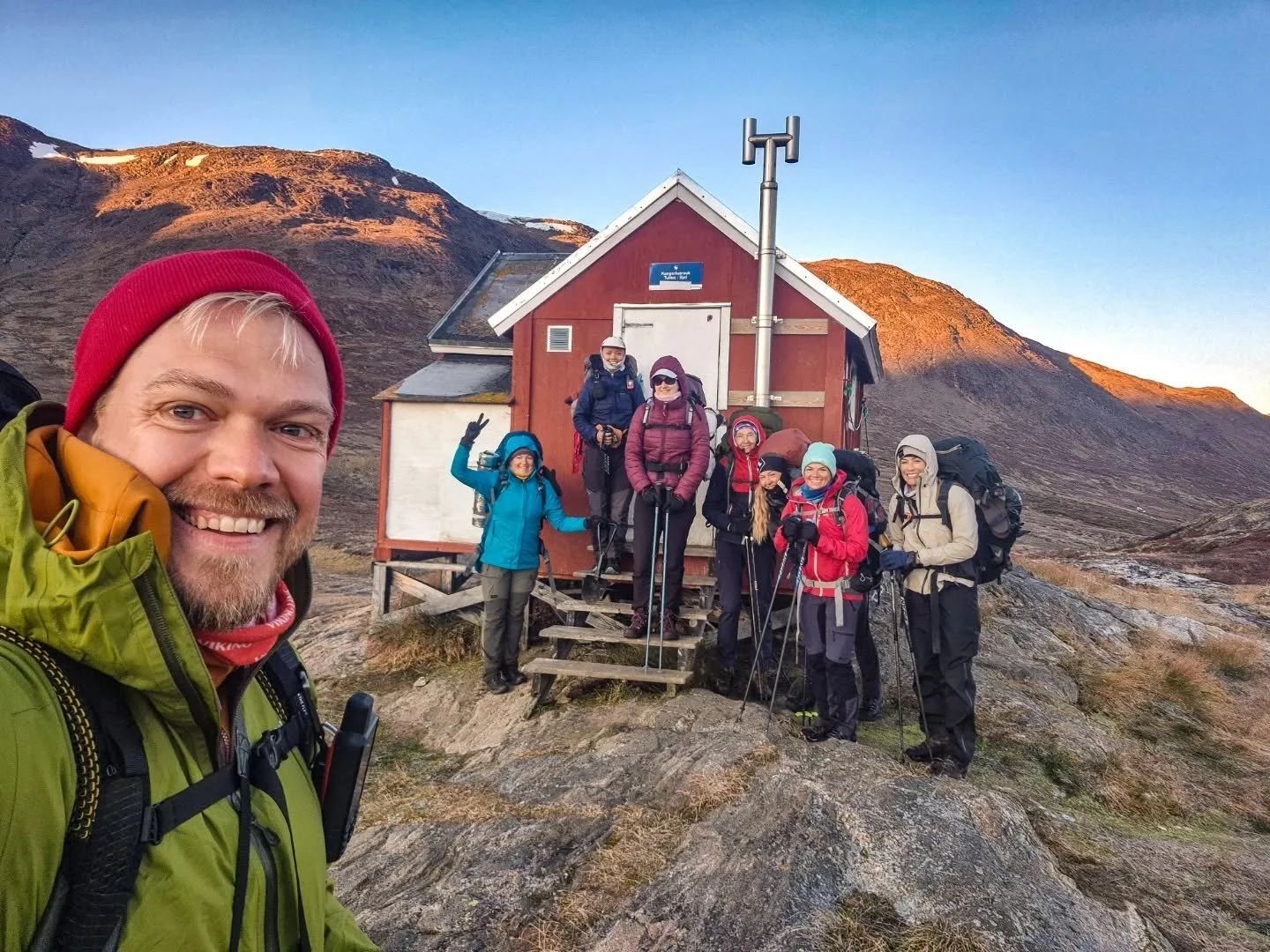 Gröönimaa pakkus täiesti erakordseid elamusi! 
Septembri alguses viis Tanel 7 matkahuvilist naist avastama Gröönimaal asuvat Arctic Circle Trail matkarada (ACT).
💪 Matk oli 9 päeva ja 180 km pikk, täiesti metsiku