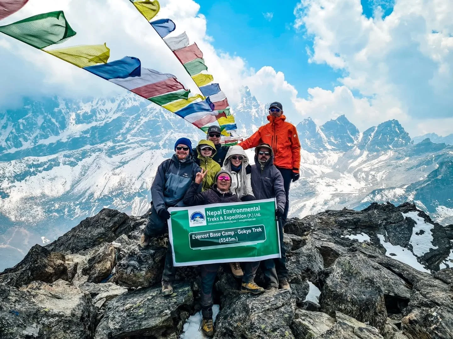 Meenutusi 2023. aasta aprillist, kui meie vedur Kerttu k&auml;is s&otilde;pradega Nepalis Everesti baaslaagrisse matkamas.

Muide, samale rajale viib Kerttu k&otilde;iki matkahuvilisi ka 2026. aasta kevadel. Uurisime j&auml;rele, mis Kerttut nii v&au