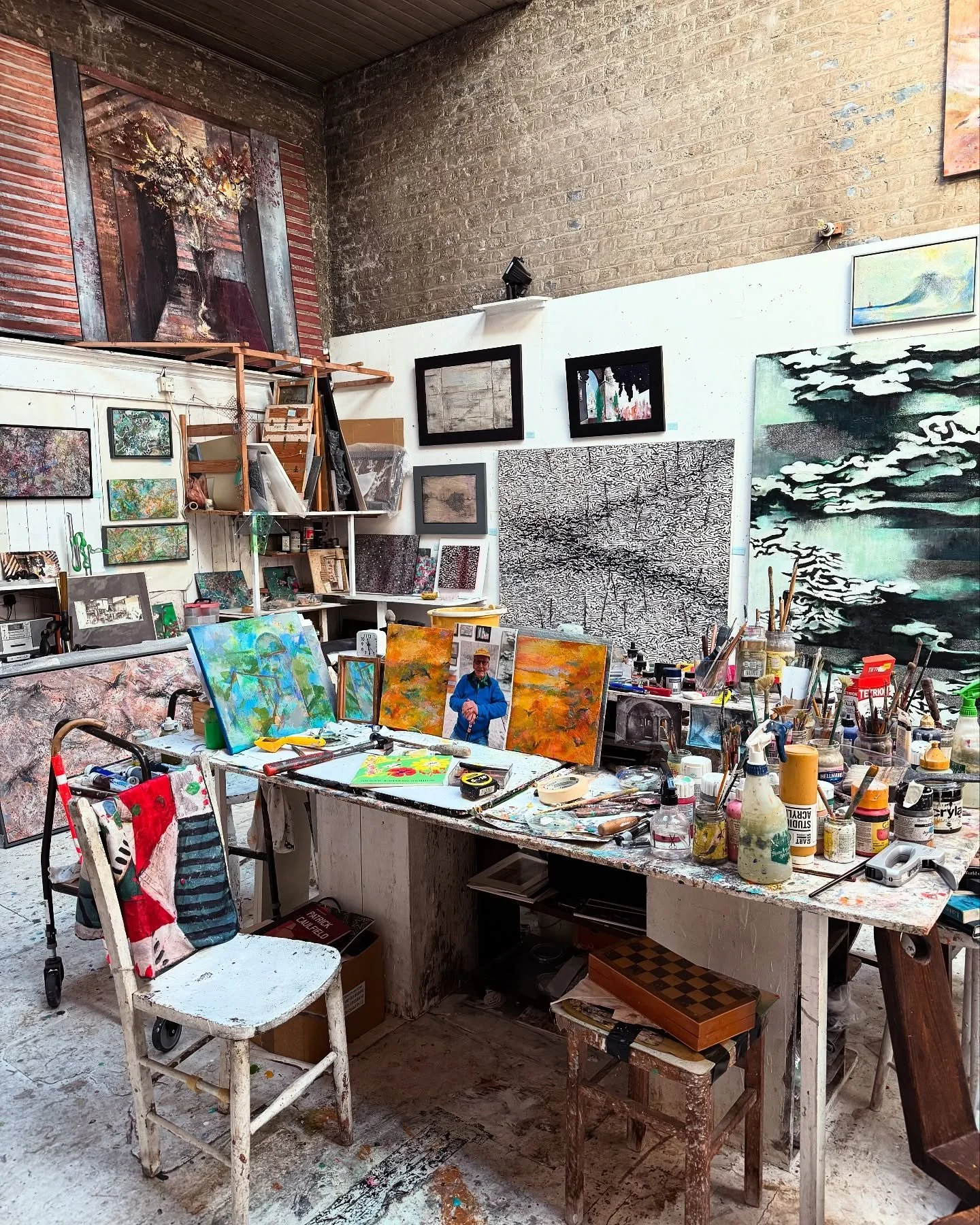 Is there anything better than a visit to an artist studio? I was feeling pretty tired after the Ingram Prize but buoyed up after a lovely trip to @anthonywhishaw studio. It&rsquo;s a hidden gem in probably the most chi-chi part of London and used to 
