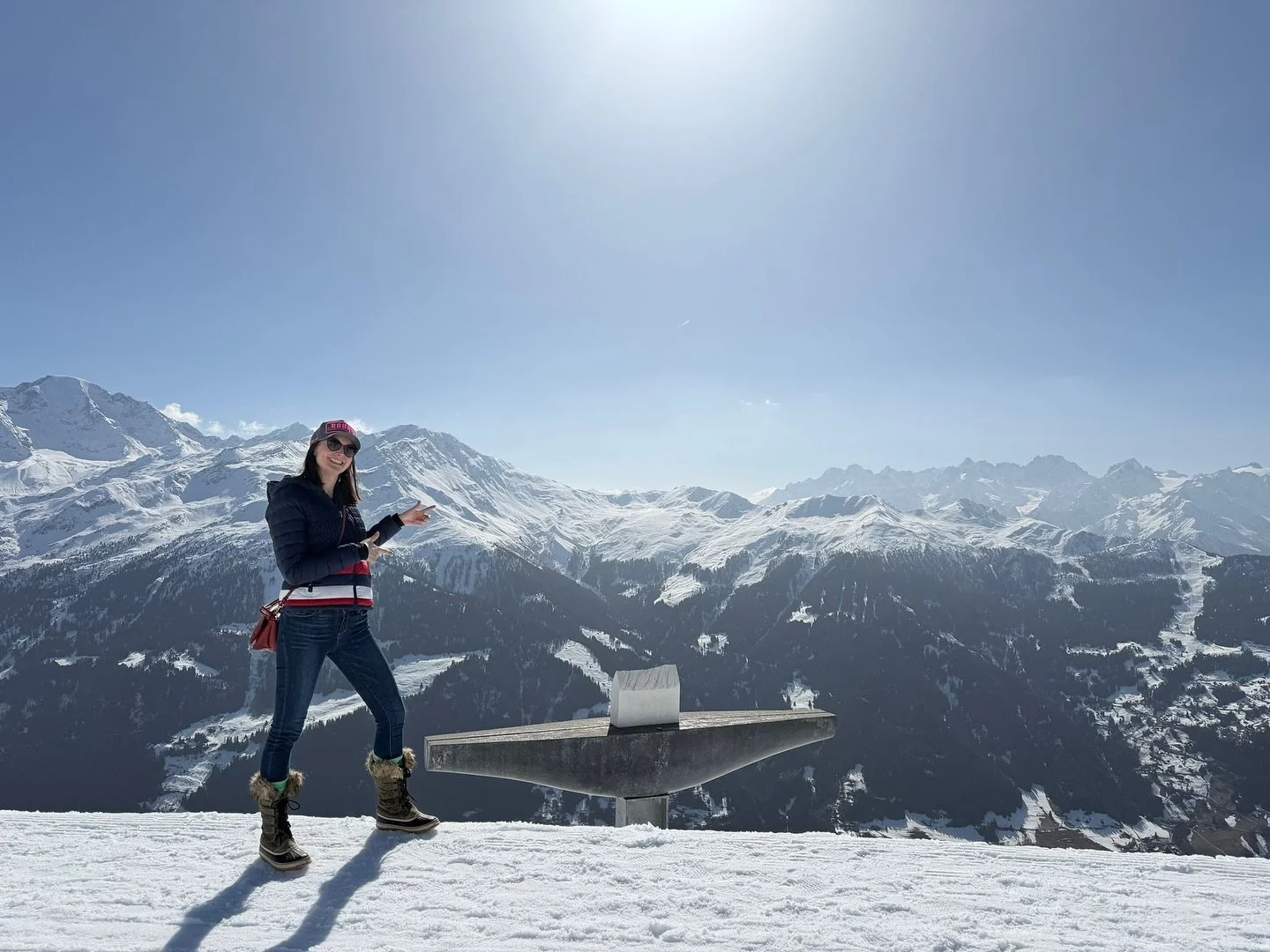 Found some sculpture in the mountains! A fabulous sculpture trail in Verbier, featuring:
1: Josette Taramarcaz @josettetaramarcaz 
2: @ranabegumstudio 
3: Kiki Thompson @kikisculptures 
4: my lovely friends who did the trail this weekend with me 😘 @