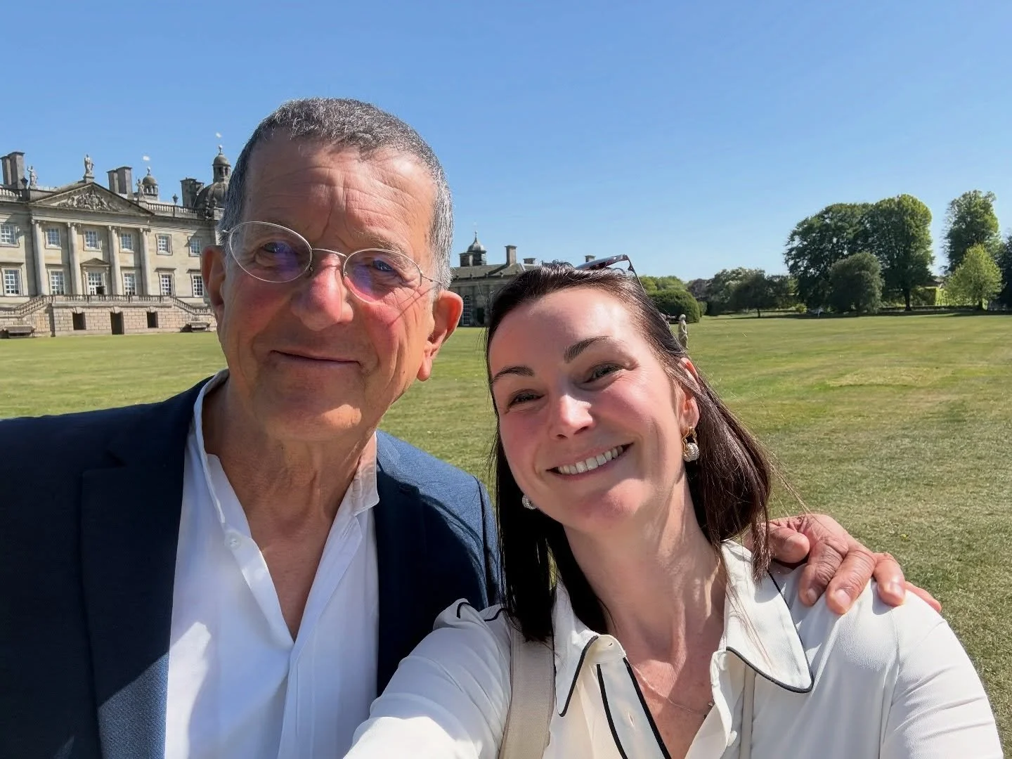 Only one other person snuck out of lunch early to look at the new sculpture show at Houghton Hall, and not sure there is a better person to see sculpture with&hellip;. 

Lynn Chadwick at Houghton is sensational and congratulations to the brilliant Po