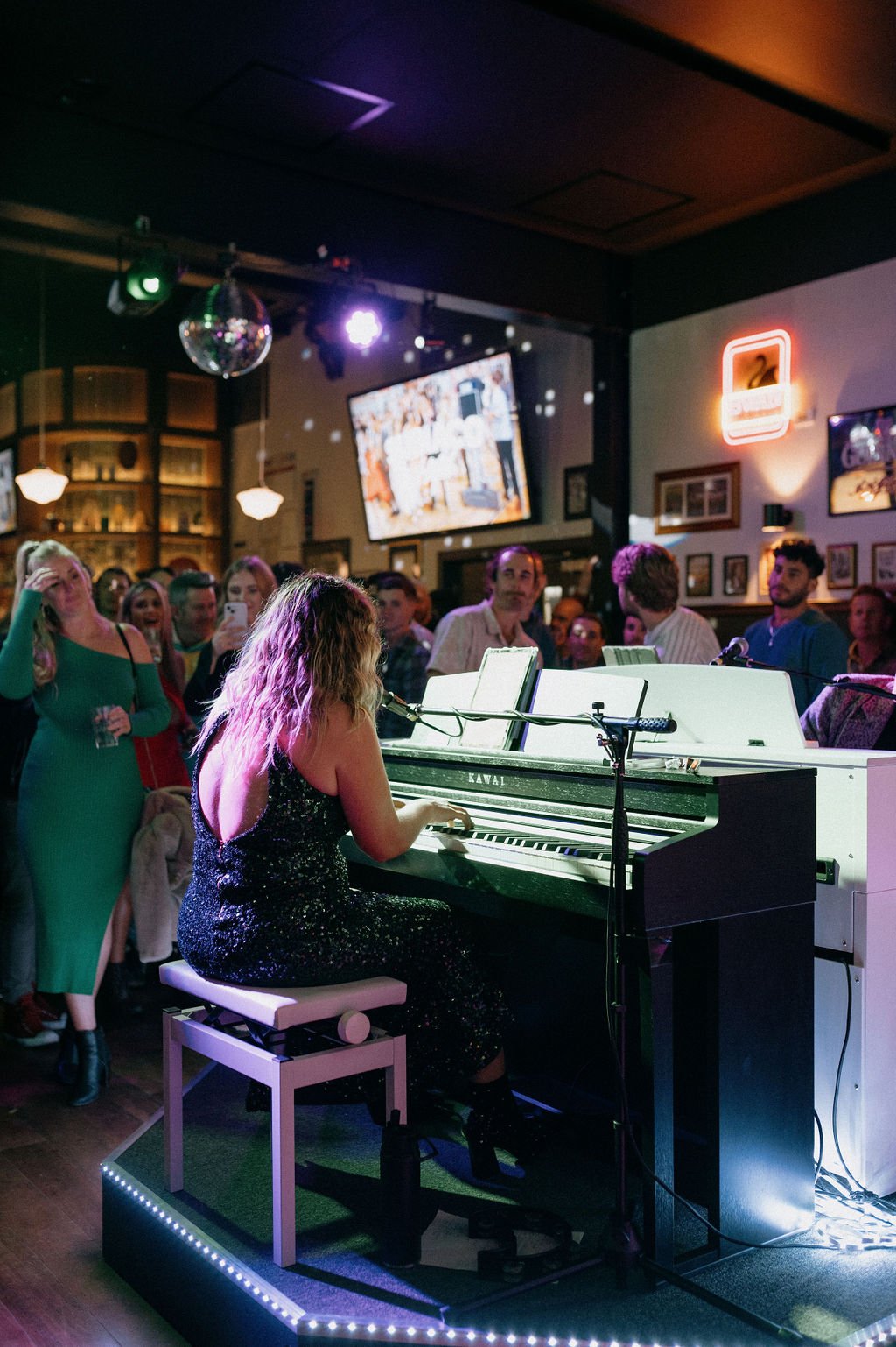 6107_subiaco_hotel_duelling_pianos_2023_Valentine_girardot_Perth_photographer-2 copy 2.jpg