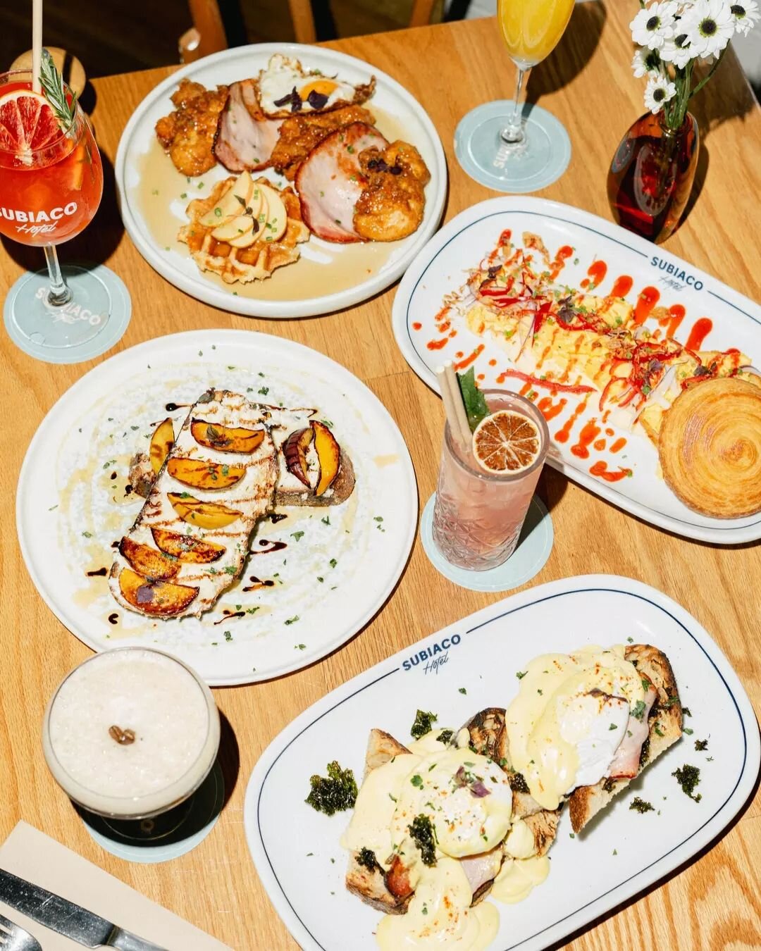 Bottomless Brunch at the Subi has never been better&nbsp;☆

Join us every Saturday morning and choose between all your brunch favourites. From Egg's Benny to our Fried Chicken &amp; Waffles, we've got you covered!

We've got 2 hours of boozy bliss wa