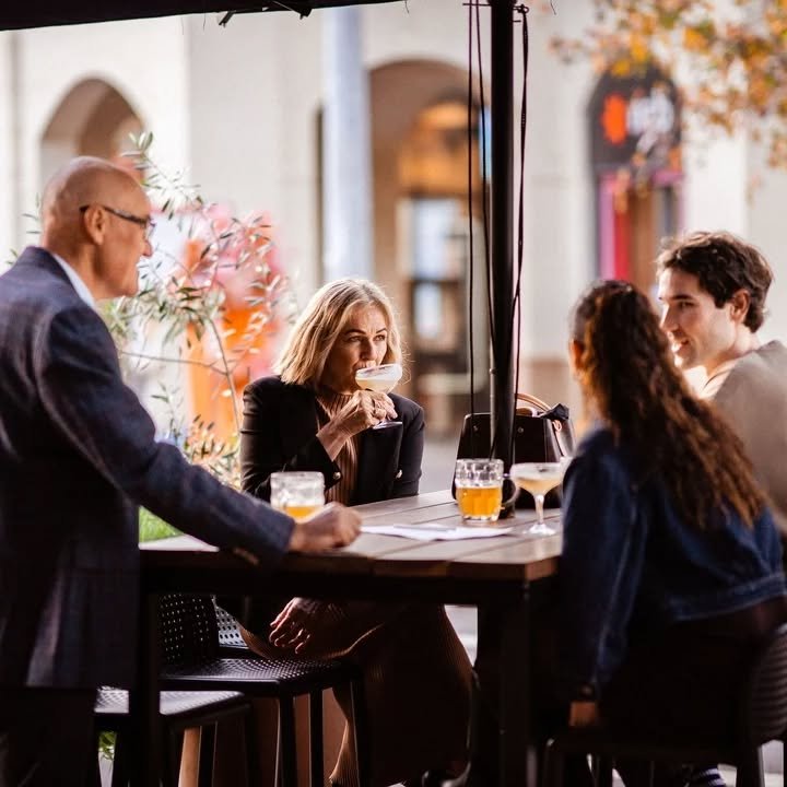 Knock-off o&rsquo;clock never looked so good; cold drinks, good tunes, and your favourite work crew!

✹ Friday 5pm: @jessebrightmusic  kicks off the weekend in our Lobby Bar!
✹ Saturday 8:30pm: DUELLING PIANOS with Thierry &amp; Michael Degrussa 🎹
✹