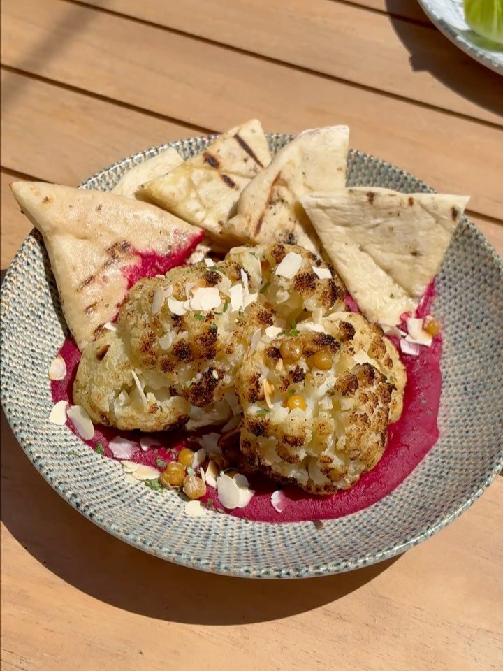 A little char, a lot of flavour 🩷

Our Charred Cauliflower brings together smoky beetroot hummus, chickpeas, toasted almonds and fresh herbs, served with grilled flatbread for the perfect bite.

A good one to add to the table at Subi.