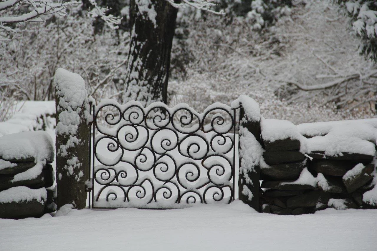 A Garden Gate with Resonance