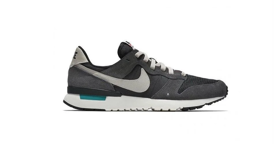 nike-archive-83-m-anthracite-black-wolf-grey-sail.jpeg