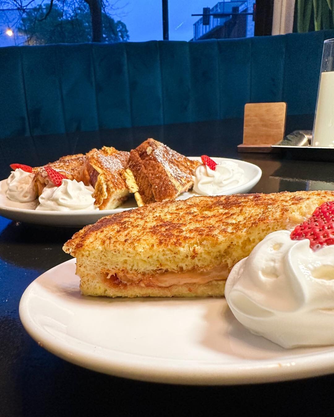 Brunch dreams do come true! 🥞✨ Indulge in our PB&amp;J French Toast this weekend at Pineapple Ink Tavern. Each bite is a symphony of flavors that will transport you straight to childhood bliss. Don't miss out!

 #BrunchSpecial #FrenchToast #PBandJ #