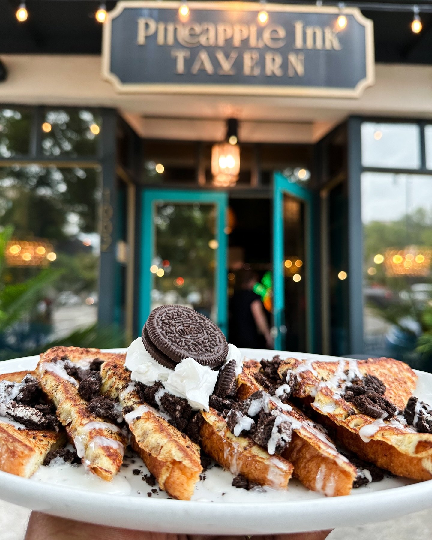 Weekend cravings unlocked: Oreo French Toast 🍫🍞✨ The perfect mix of breakfast and dessert! Who&rsquo;s ready to indulge? #BrunchGoals #WeekendEats #FoodieFinds