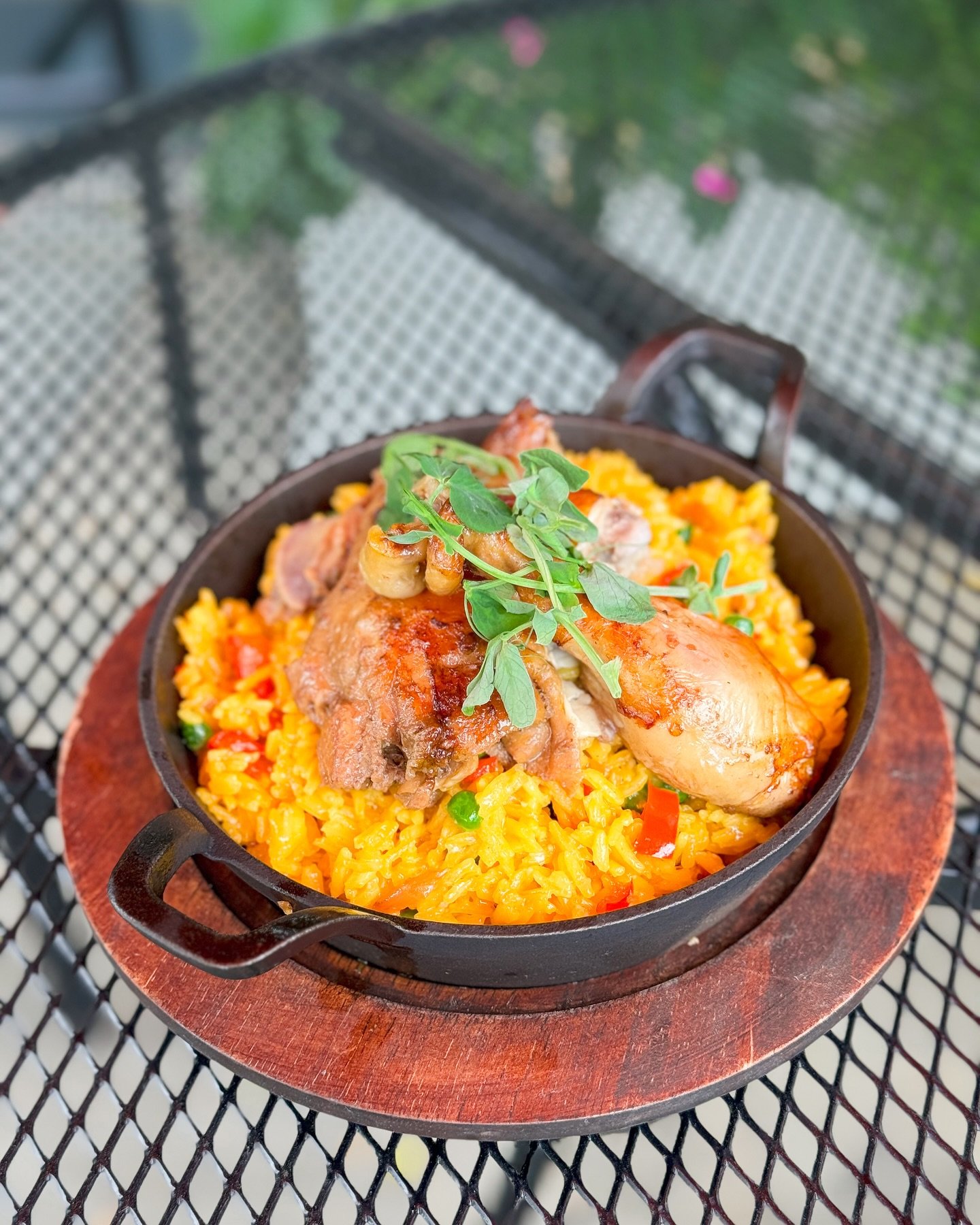 🍗 This week&rsquo;s feature: Arroz con Pollo! A classic Cuban dish packed with flavor. Join us for a taste of tradition! 🇨🇺 #WeeklyFeature #ArrozConPollo #PineappleInkTavern