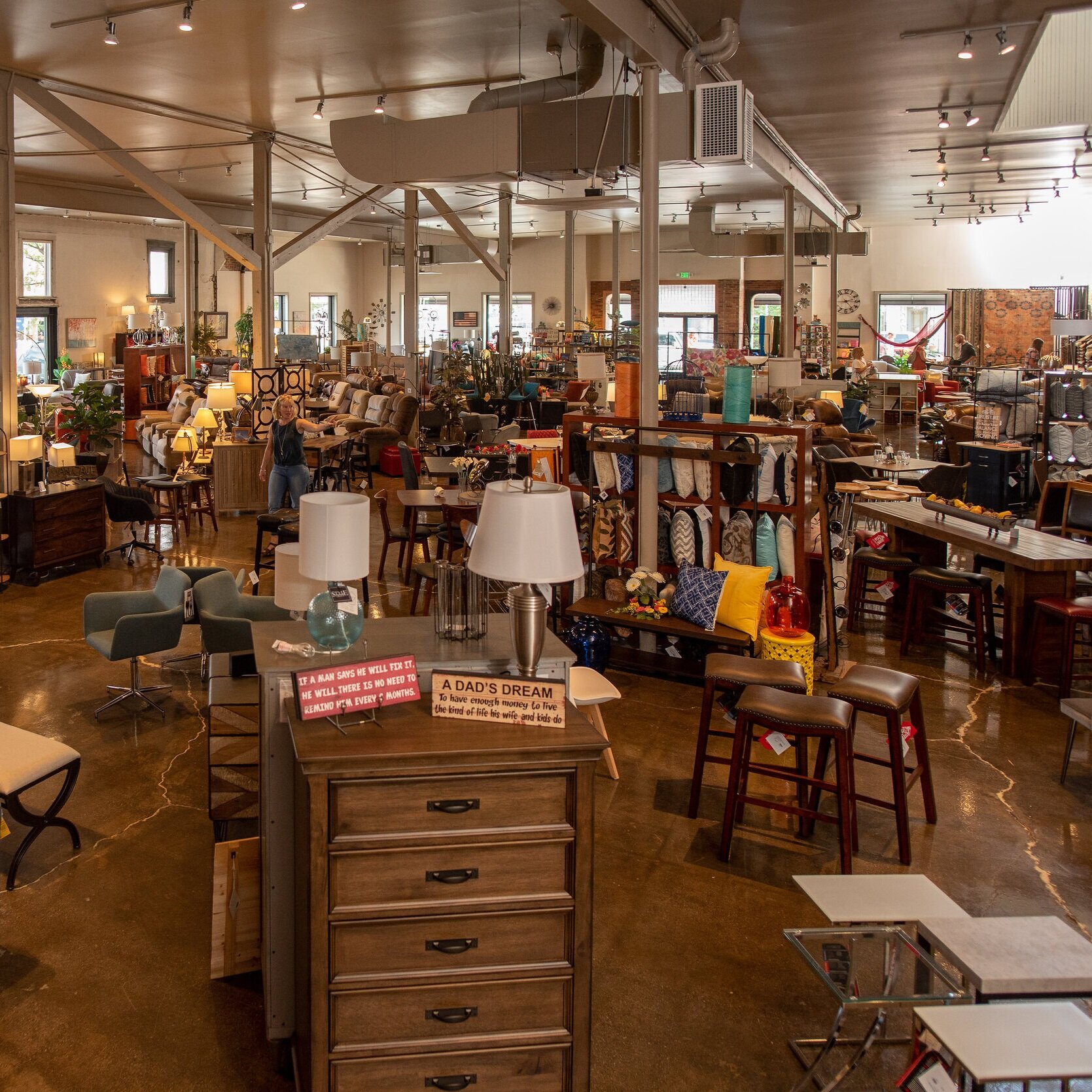 Su Casa! Furniture & Sleep Shop