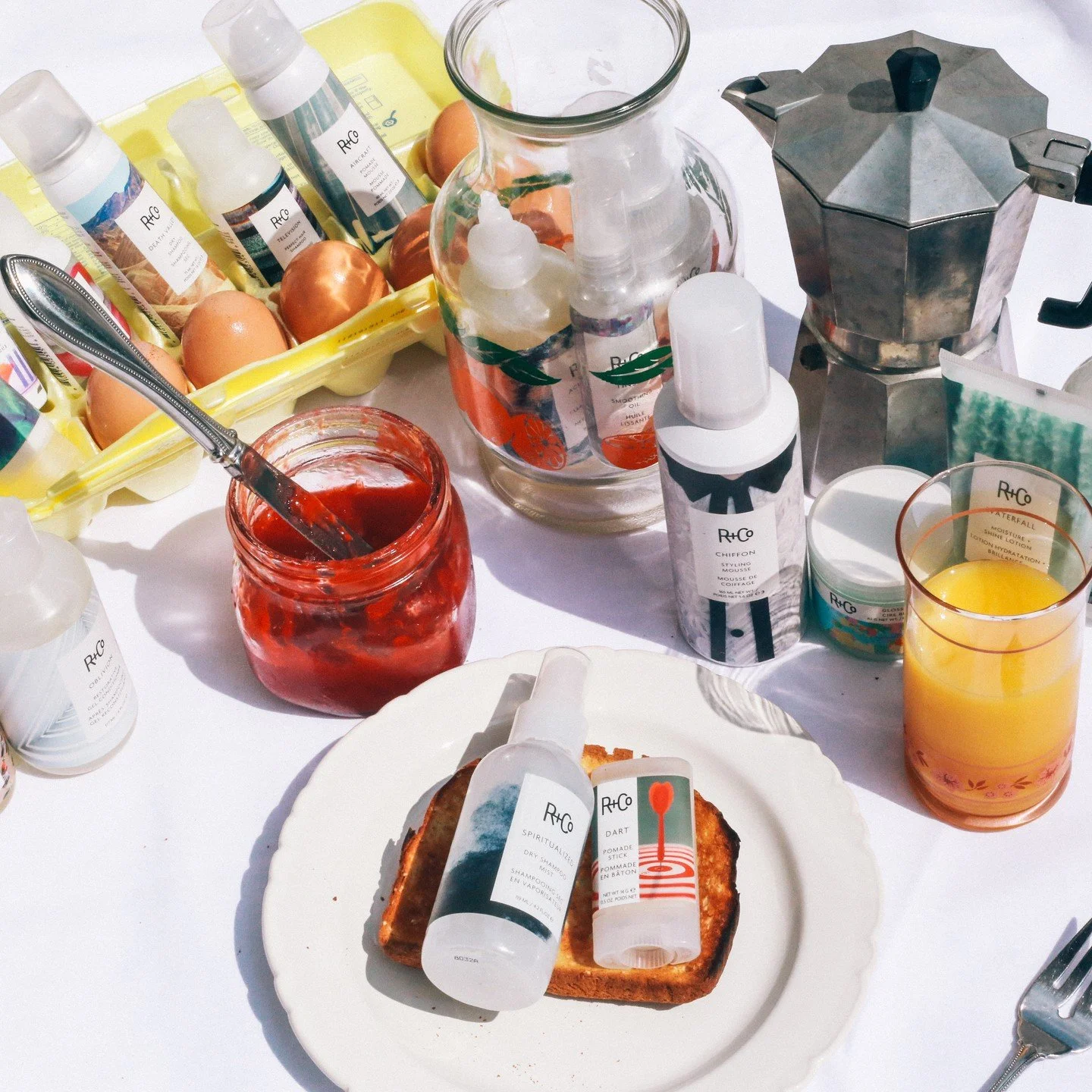 R+Co for breakfast? Always a good start ot the day 🍊🥚☕️🍞

📍Live By The Sword Salon | Williamsburg, Brooklyn
📲Book your hair appointment now at www.livebytheswordsalon.com
.
.
.
#randco #hairproducts #randcoproducts #randcohair #brooklynsalon
