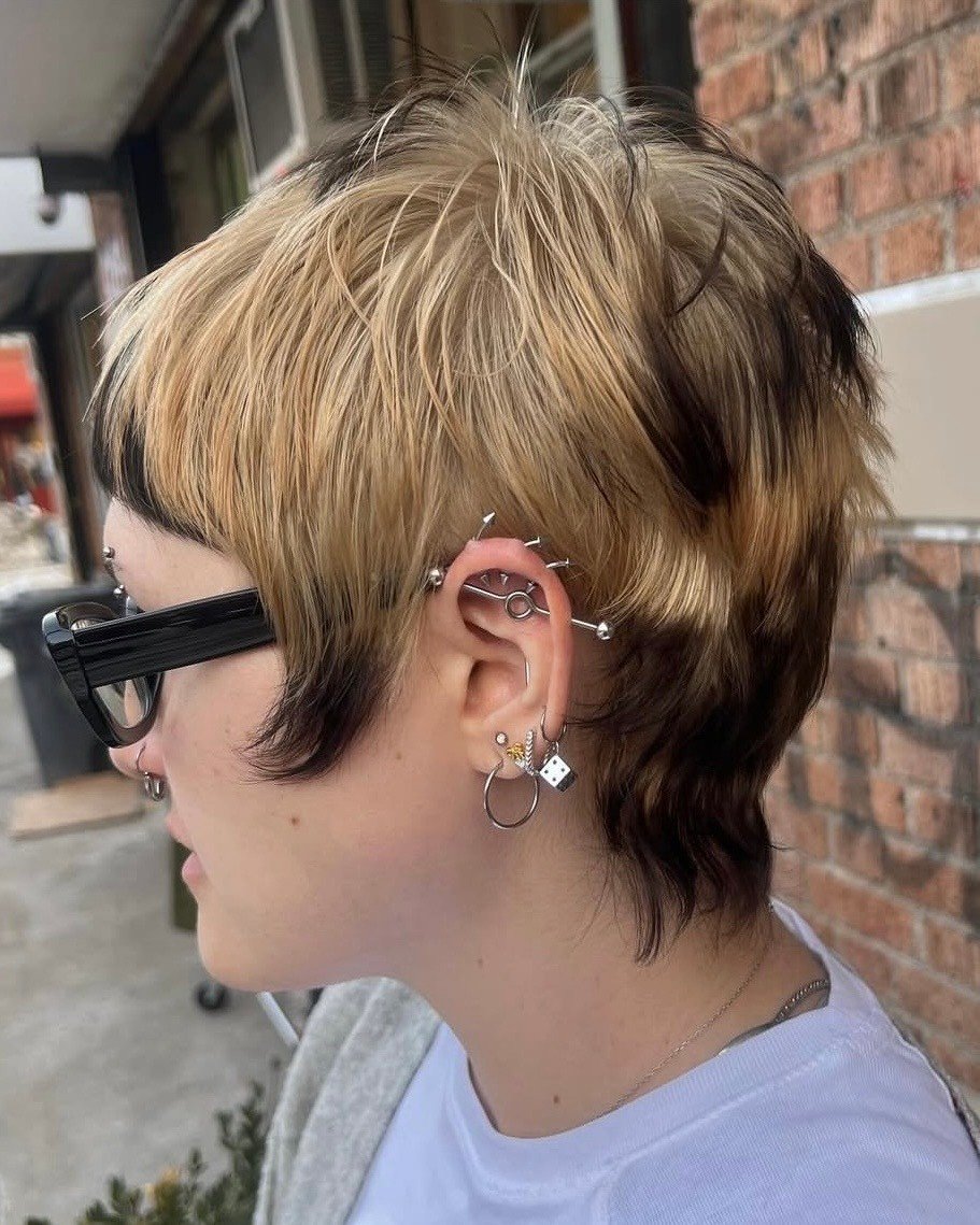 Fox tail tips are the iconic hair trend of the year. 🦊

Haircut + Fox tip hair with Katie @katie_coxbeauty 

📍Located in the heart of Williamsburg, Brooklyn
📱Book your hair appointment today at www.livebytheswordsalon.com
.
.
.
.
#foxtipshair #gho