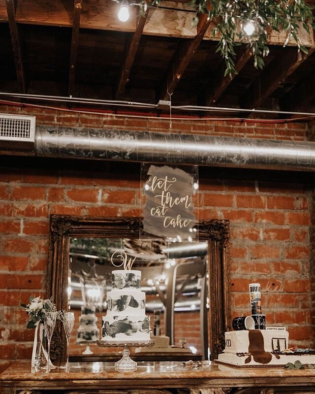 Basking in the details today with this #weddinginspo ! I honestly don&rsquo;t think you can ever over do it on custom signage at your wedding, in fact the more the better! ⠀⠀
I can&rsquo;t wait to to share this whole album on the blog with you, Clair