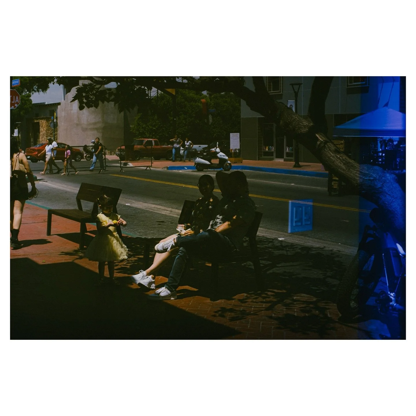 El habitante al otro lado del eje

Fujifilm xt30ll + Thypoch Simera 28mm f/1.4

#photostreetmexico #streetscenesmag #madewithlightroom  #streetphotography #streethunters #street_macadam #street_me_up #fujifilmxt30 #spicollective #sdmfeatures #teamstr