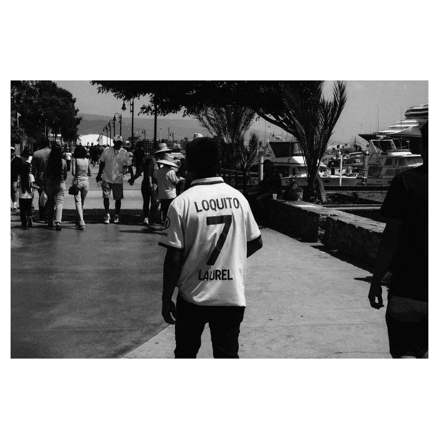 Loquito por vos

Fujifilm xt30 + thypoch simera 28mm f/1.4

#photostreetmexico #streetscenesmag #madewithlightroom  #streetphotography #streethunters #street_macadam #street_me_up #fujifilmxt30 #spicollective #sdmfeatures #teamstreetmexico #str33tima