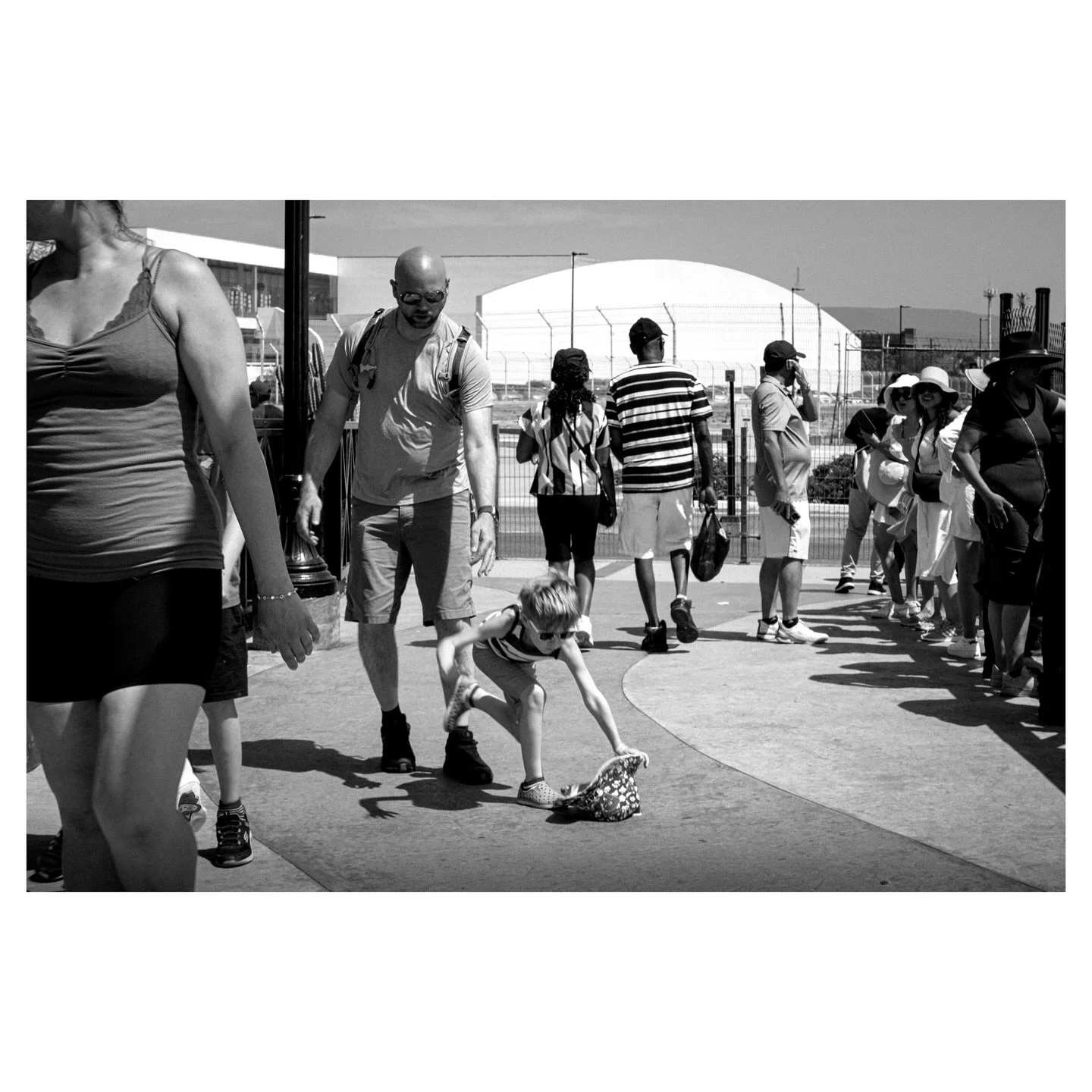 Se cay&oacute;

Fujifilm xt30 + thypoch simera 28mm f/1.4

#photostreetmexico #streetscenesmag #madewithlightroom  #streetphotography #streethunters #street_macadam #street_me_up #fujifilmxt30 #spicollective #sdmfeatures #teamstreetmexico #str33timag