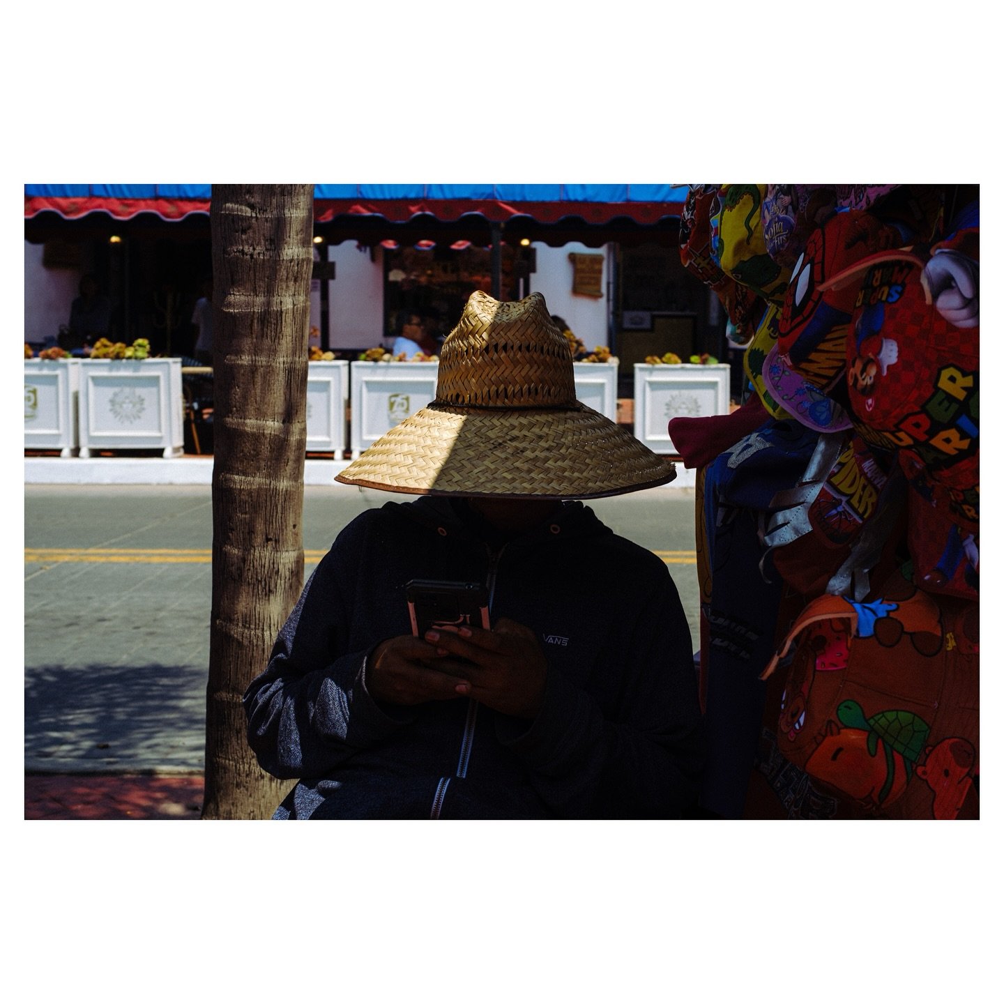 Malec&oacute;n 

Fujifilm xt30ll + Thypoch Simera 28mm f/1.4

#photostreetmexico #streetscenesmag #madewithlightroom  #streetphotography #streethunters #street_macadam #street_me_up #fujifilmxt30 #spicollective #sdmfeatures #teamstreetmexico #str33ti