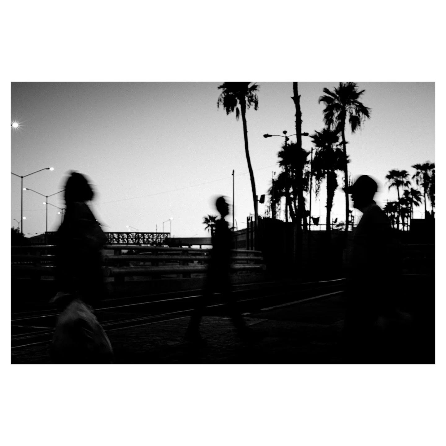 Border Calexico

Fujifilm xt30 + thypoch simera 28mm f/1.4

#photostreetmexico #streetscenesmag #madewithlightroom  #streetphotography #streethunters #street_macadam #street_me_up #fujifilmxt30 #spicollective #sdmfeatures #teamstreetmexico #str33tima