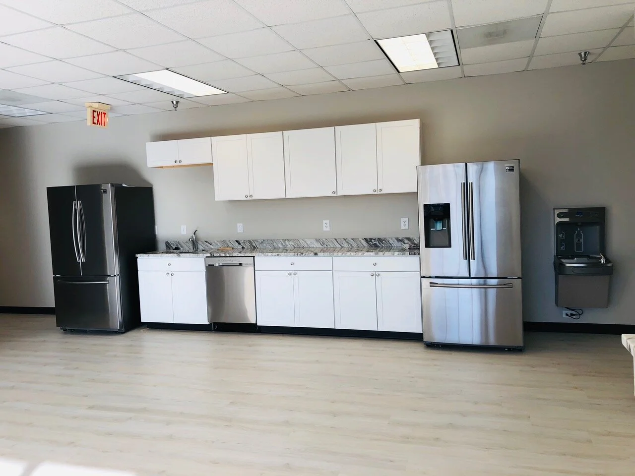 Suite 201 kitchen counter.jpeg