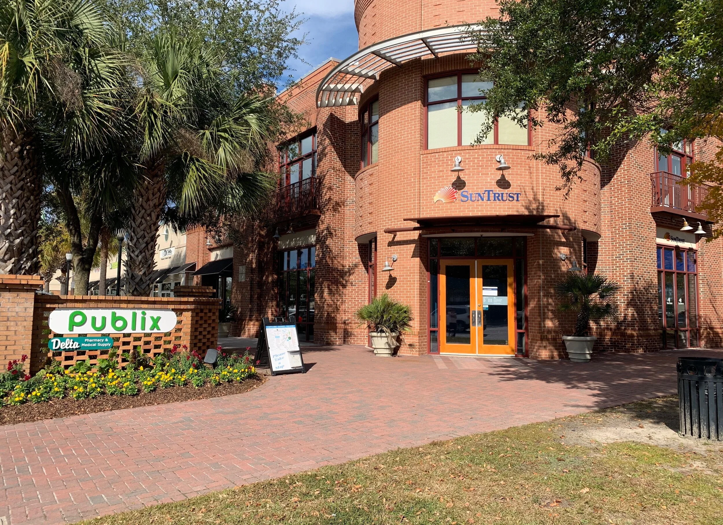 162 Seven Farms Drive, Daniel Island