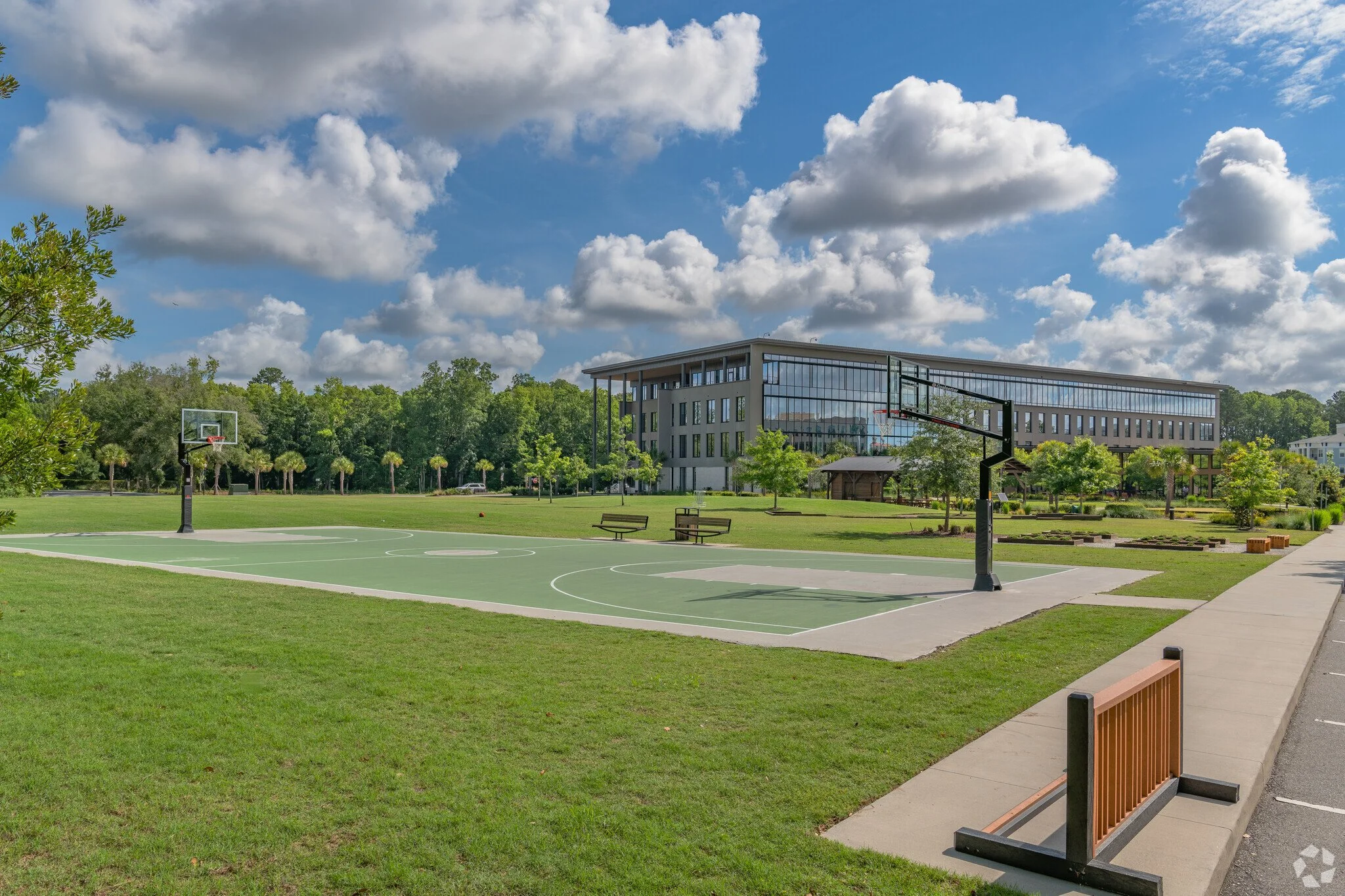 65-Fairchild-St-Charleston-SC-Outdoor-Basketball-Court-13-LargeHighDefinition.jpeg