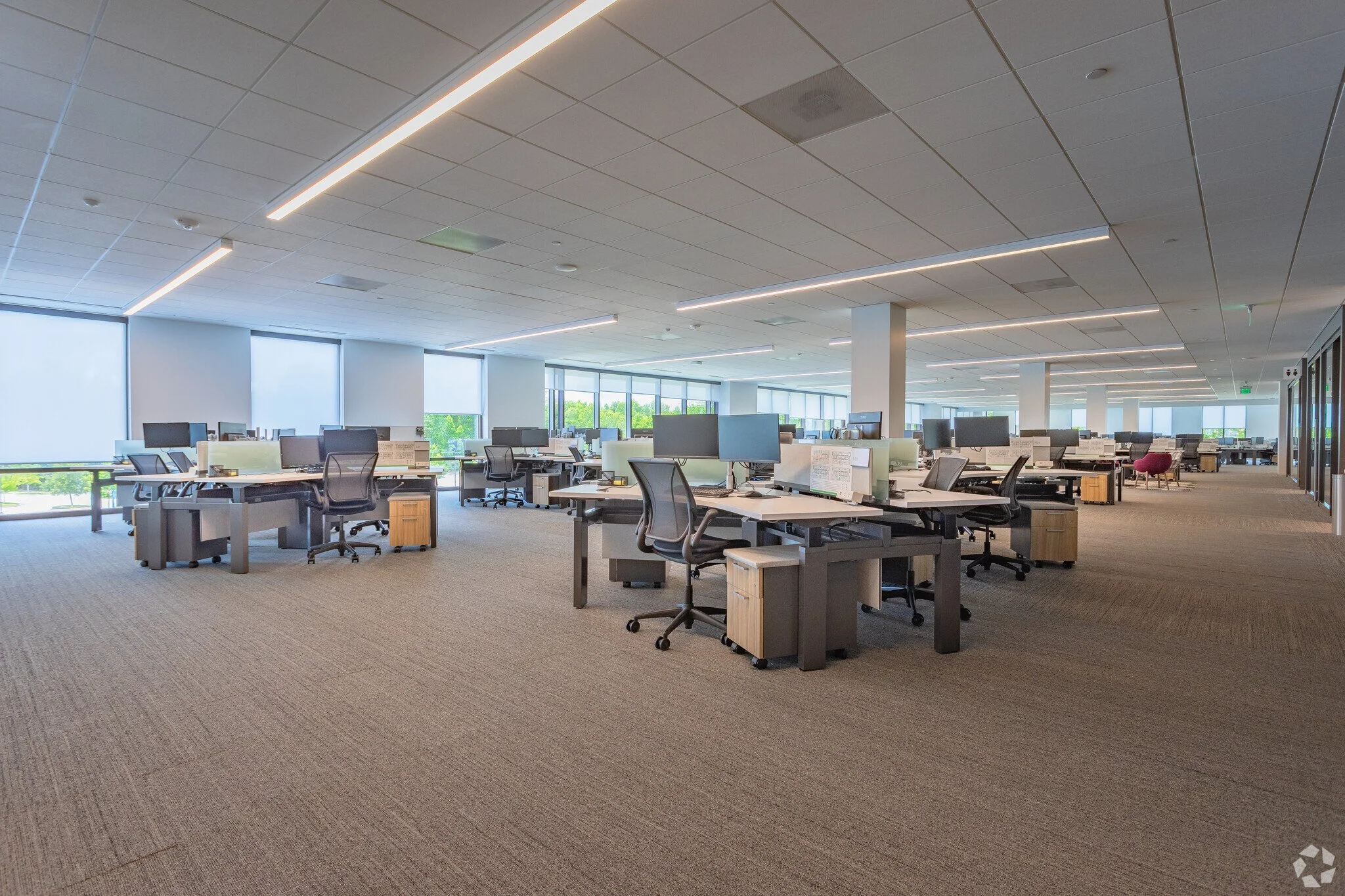 65-Fairchild-St-Charleston-SC-Spacious-Office-Area-and-Desks-30-LargeHighDefinition.jpeg