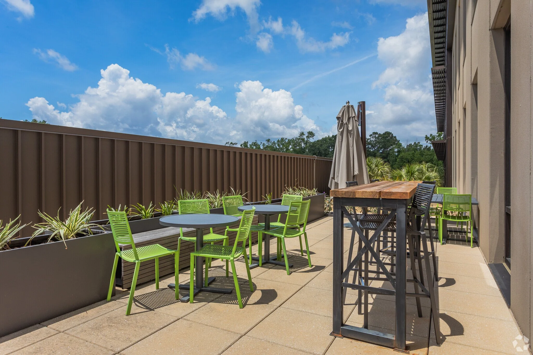 65-Fairchild-St-Charleston-SC-Second-Floor-Office-Outdoor-Patio-8-LargeHighDefinition.jpeg