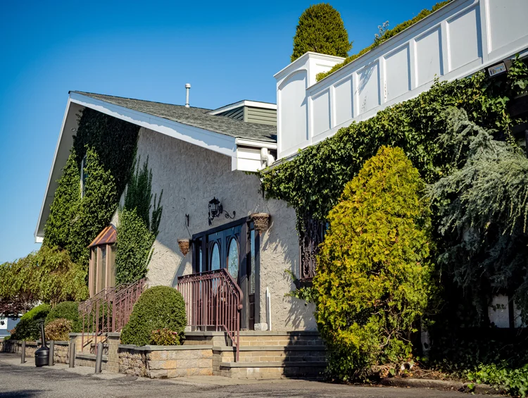 Shandon Court business photo