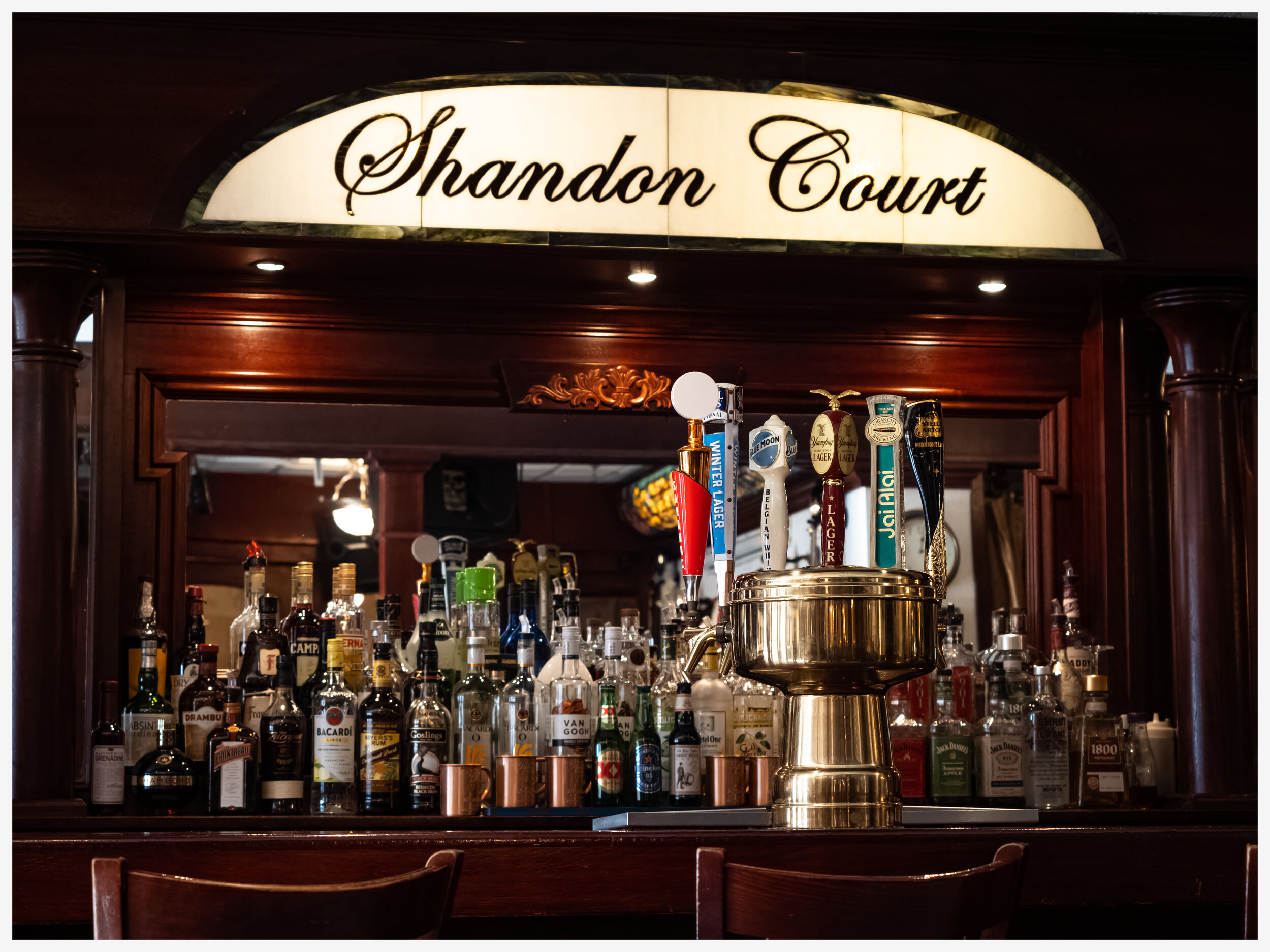 Full service bar Shandon Court