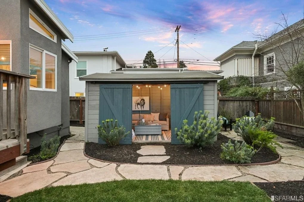 outdoor exterior staging and styling inspo