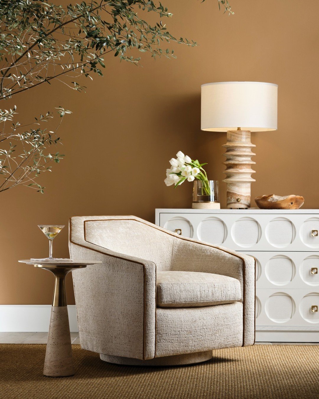 Create the ultimate space for comfortable conversations with the Repartee Swivel Chair. It features a welt trim that accentuates the jewel-like shape of the back and arms. Expertly crafted in the USA. Contact us to learn more (800) 645-6813!