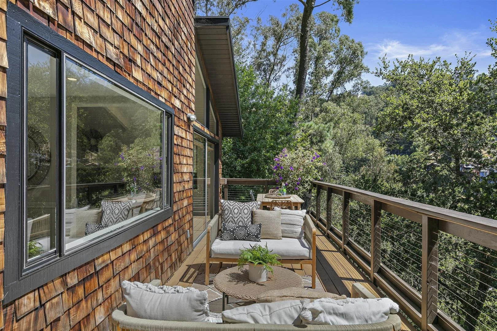 outdoor exterior staging and styling inspo