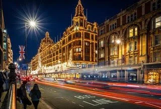 HARRODS : THE STORE THAT BECAME A GLOBAL LEGEND