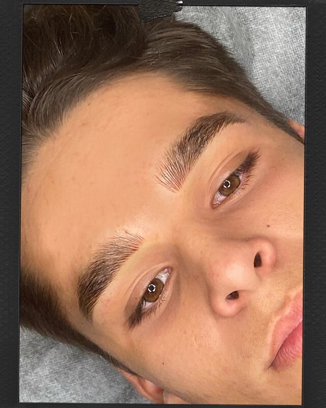 My momma made me.....
Bro brows is becoming a new trend for men!
.
.
.
#browsformenandwomen #microbladebrows #browsformen‼️‼️‼️