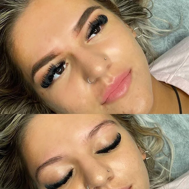 Bombshell brows for the win. Obsessing over the Ombr&eacute; powder brows.
.
.
.
#ombrebrows #permanentmakeup #summervibes #summermakeup #mesaazbrows