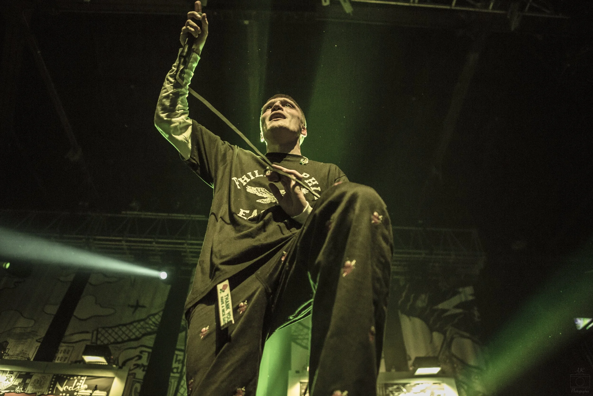 Neck Deep 4.jpg