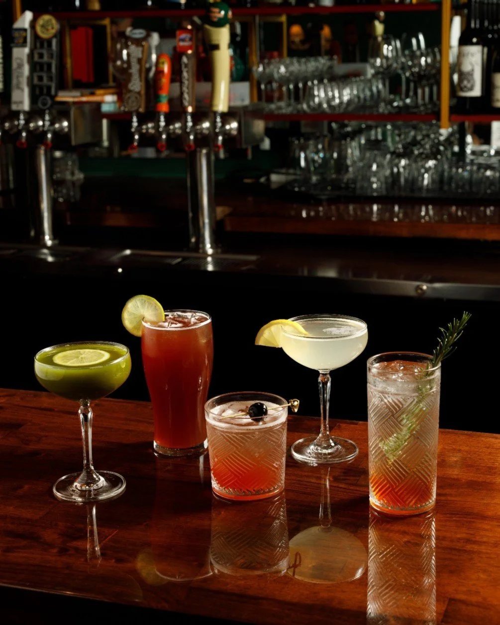 Getting your hometown squad back together before Thanksgiving?👯&zwj;♂️ Grab a cocktail and camp out at the Range🍸 Come for the games &amp; good drinks, stay for the great vibes!