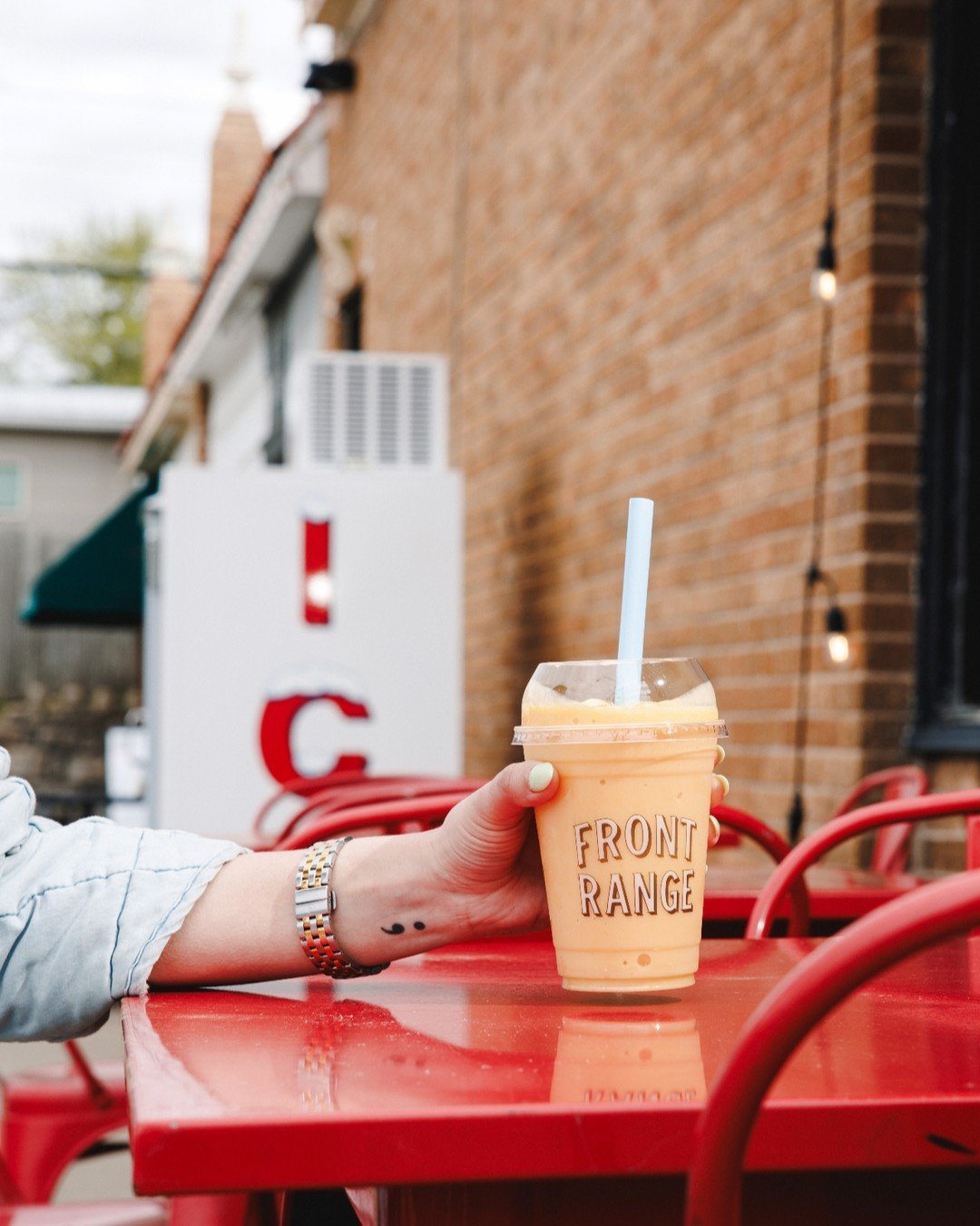 Need a refreshing uncaffeinated fun afternoon drink?🥭🫐 We have mixed berry &amp; mango peach smoothies available at our KC location🥤