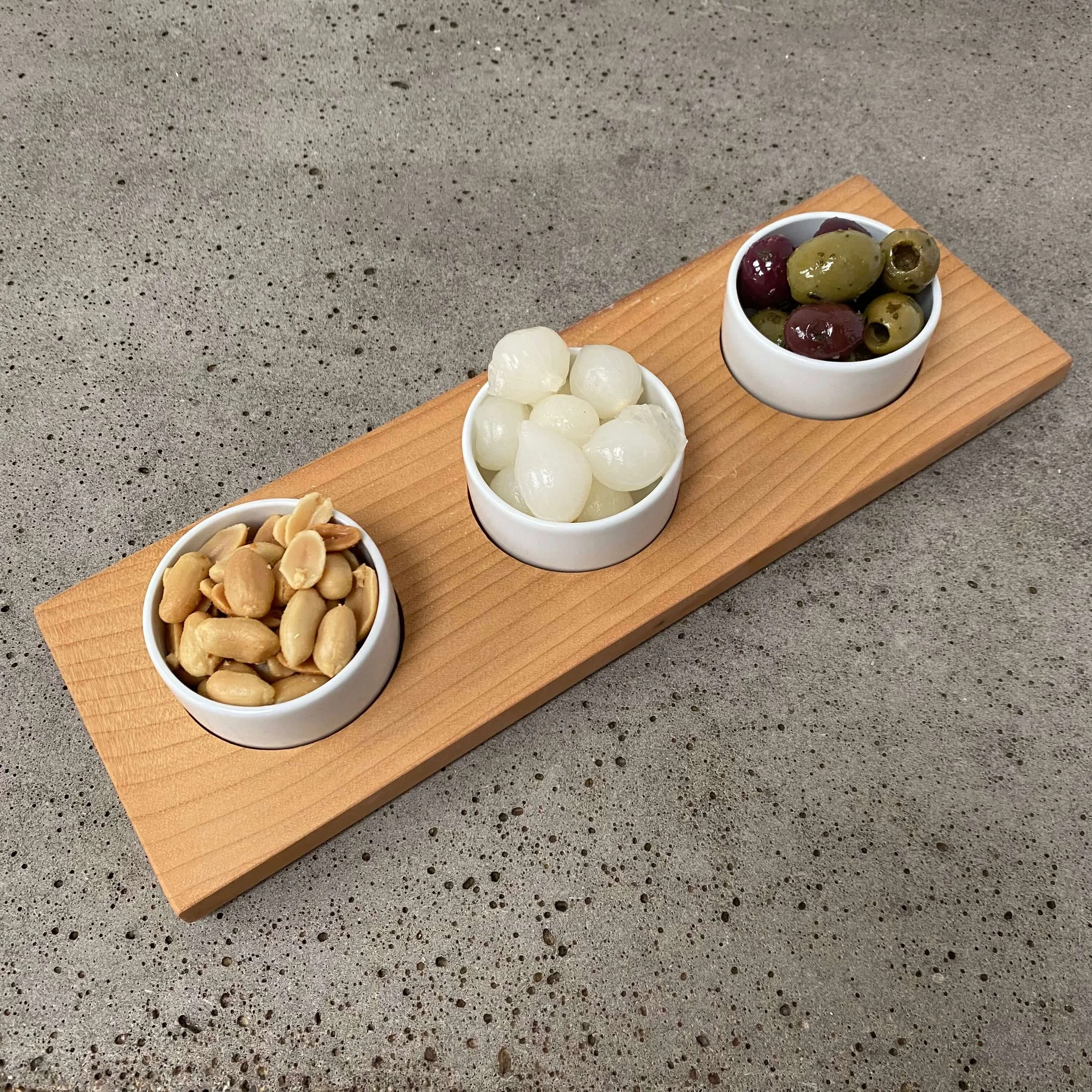 Serving board