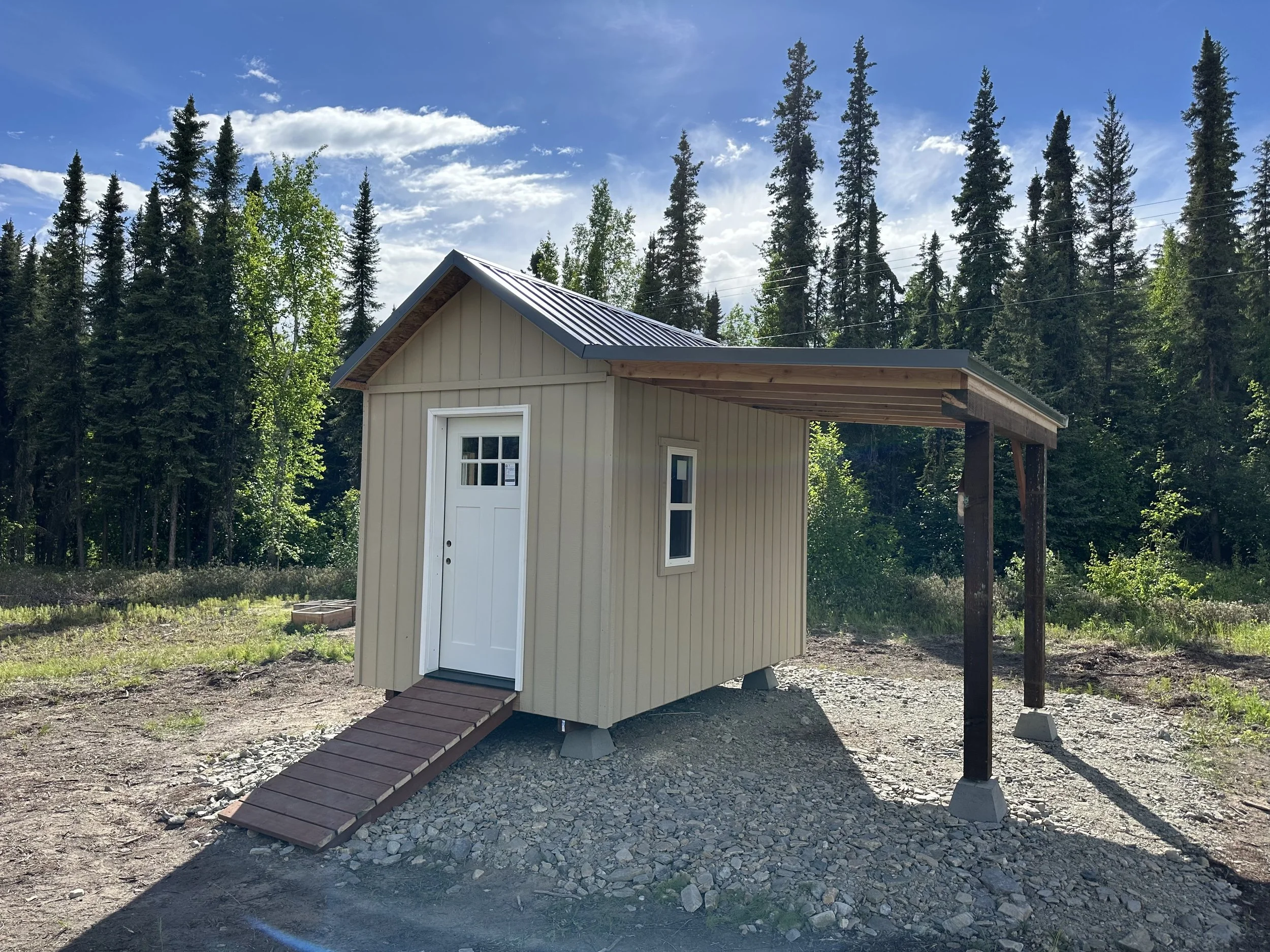 8x12 shed with an overhang