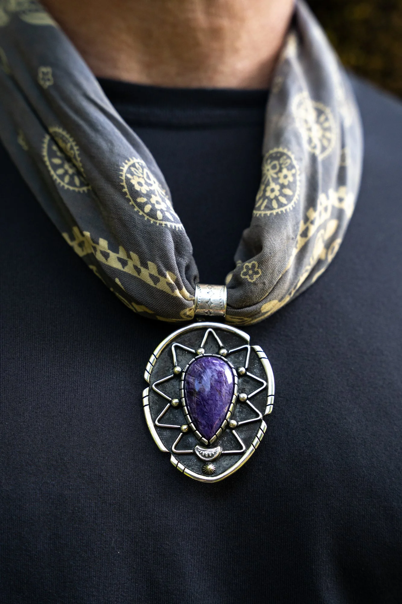 2026-0521-charoite-statement-pendant-DSC09676-2000px.jpg