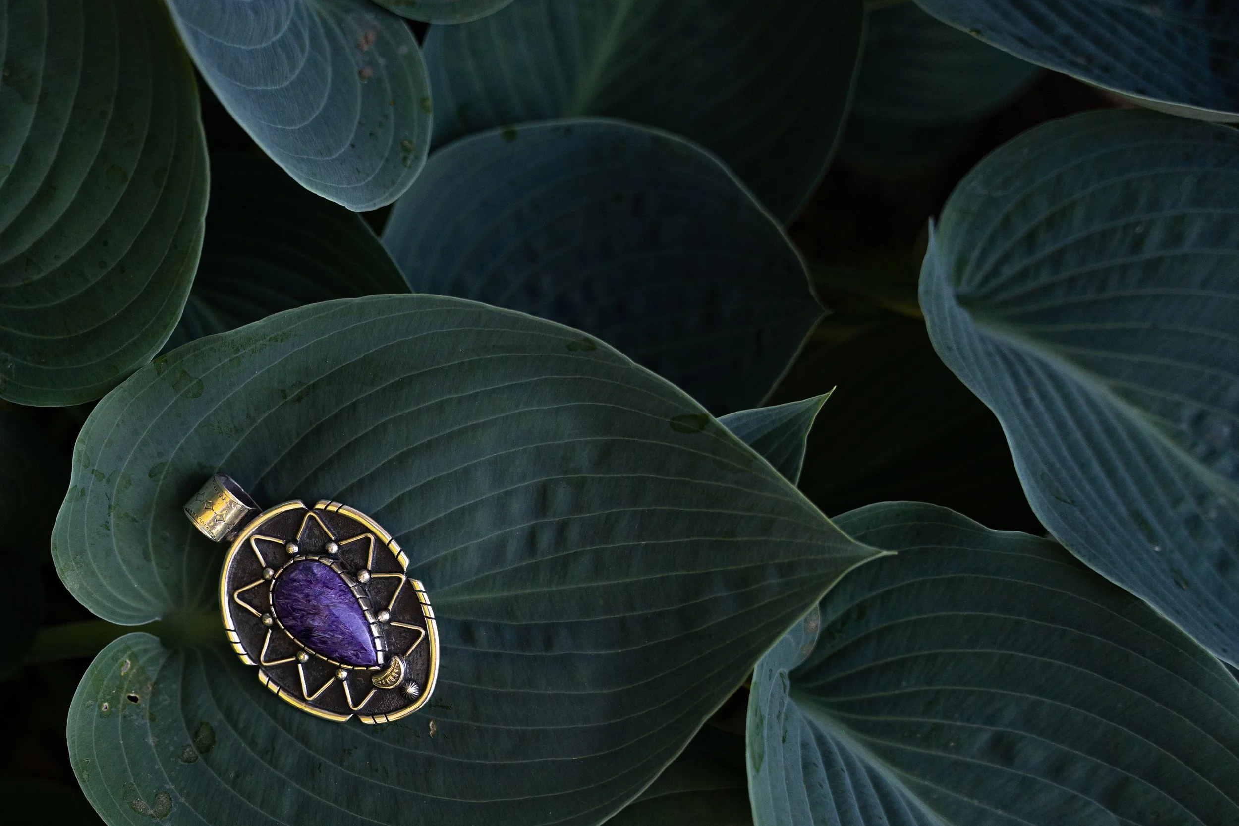 2026-0521-charoite-statement-pendant-DSC09562.jpg