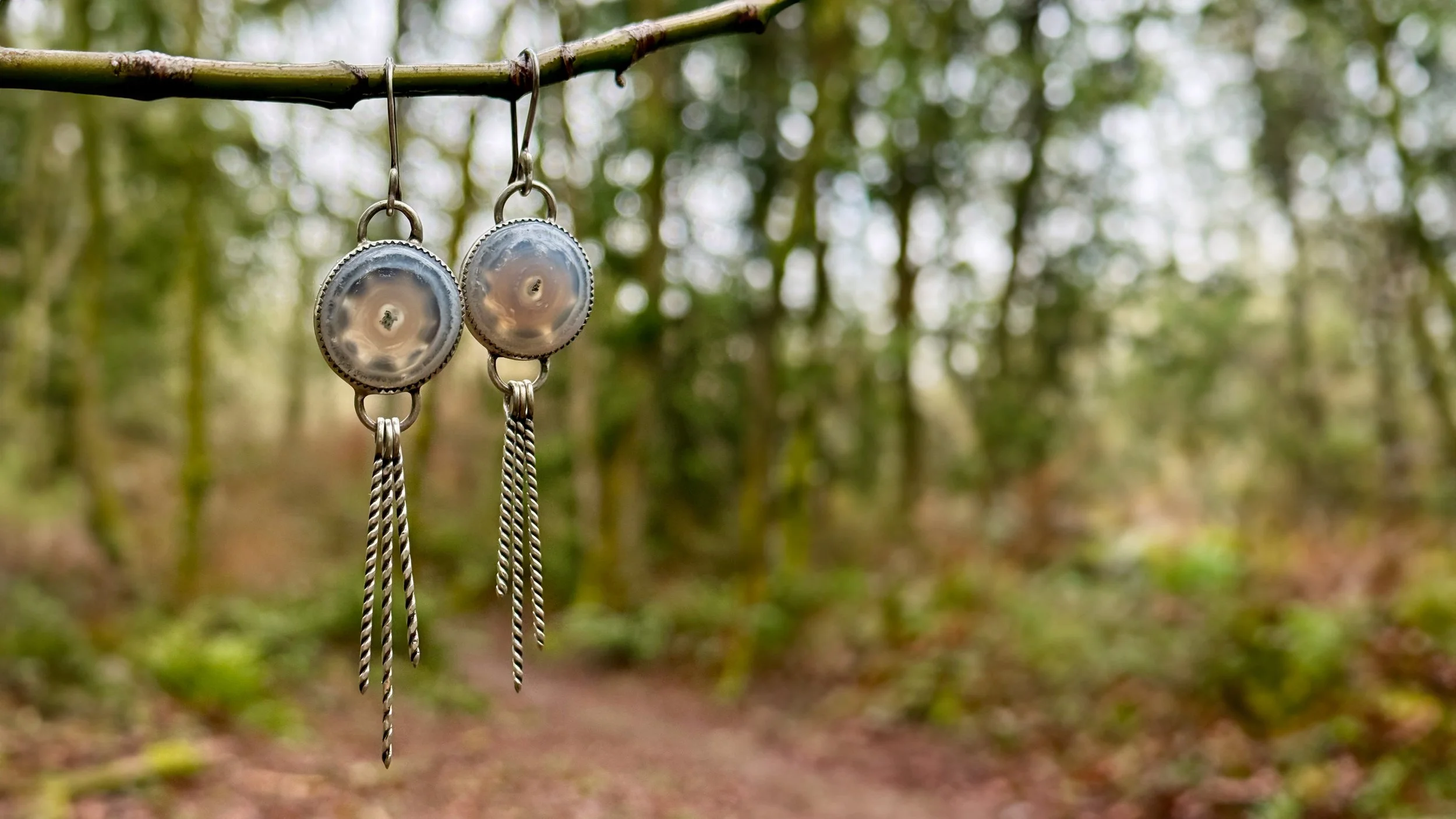 2026-03 - comet earrings, agate stalactite slices - 180 - img_7739 - WIDE.jpg