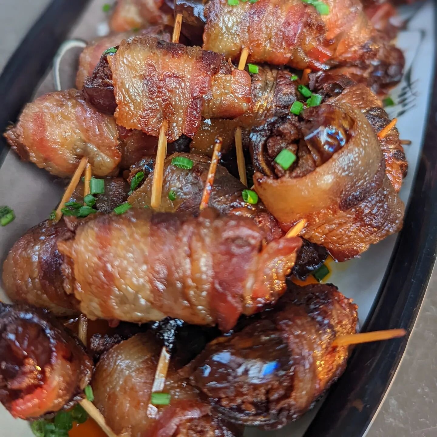 Chorizo Stuffed, Bacon Wrapped Dates with a Piquillo Pepper Sauce underneath.
&bull;
&bull;
MK Culinary | 401-374-5381 | Chef Mikey
&bull;
&bull;
#MKCulinary #MKCulinaryChicago #YesHaveSome #ChefMikey #ChicagoCateter #CustomMenus #InvernessCaterer #B