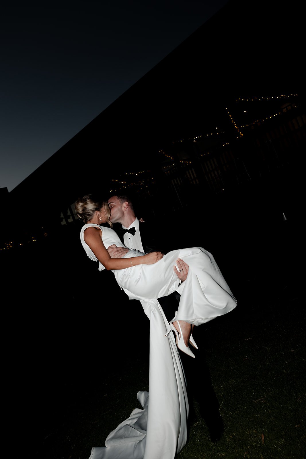 elly-isaac-house-on-haines-wedding35.jpg