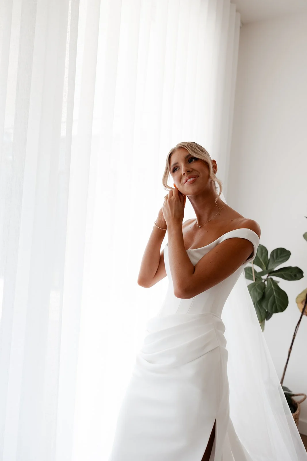elly-isaac-house-on-haines-wedding10.jpg
