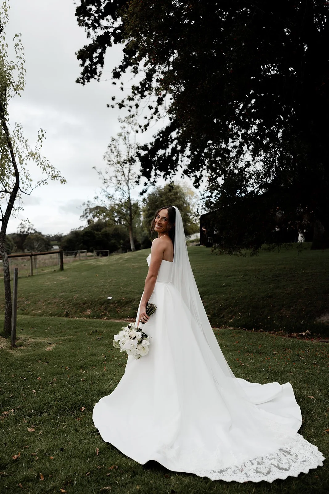 claire-james-cobbs-hill-estate-wedding16.jpg