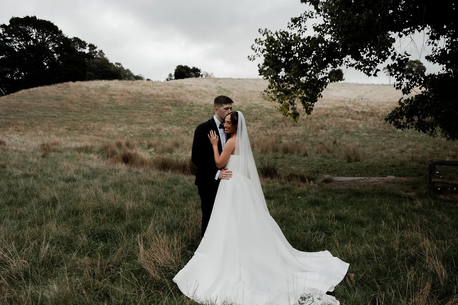 claire-james-cobbs-hill-estate-wedding22.jpg